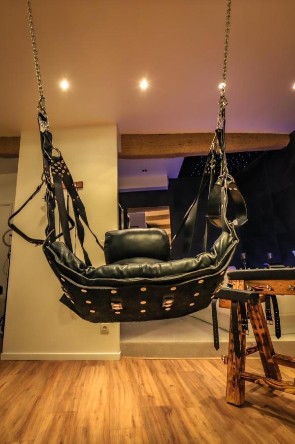 La Loveroom Bdsm Grassoise "La Chambre Des Desirs" Грас Екстериор снимка