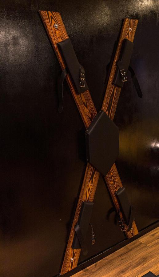 La Loveroom Bdsm Grassoise "La Chambre Des Desirs" Грас Екстериор снимка