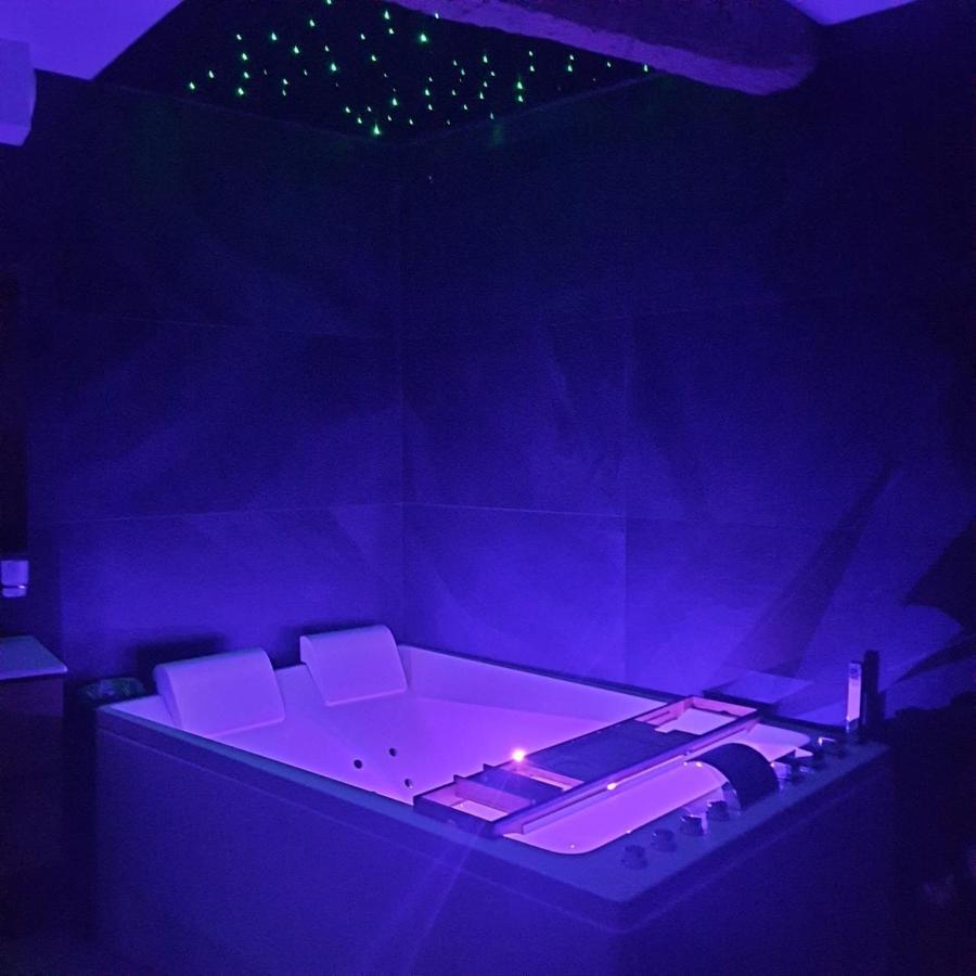 La Loveroom Bdsm Grassoise "La Chambre Des Desirs" Грас Екстериор снимка